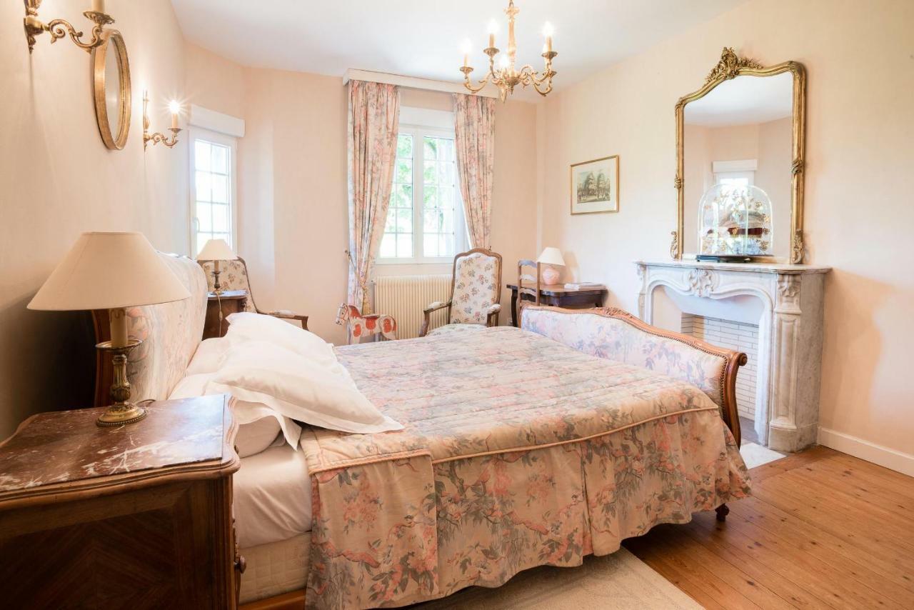 Manoir De Sens Bed & Breakfast Beuvron-en-Auge Exterior photo